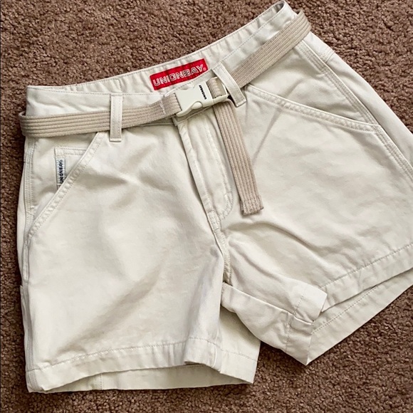 Urban Outfitters Pants - Super cute short